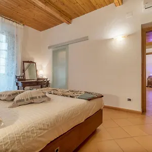 Borghese Roomy Flat Apartament